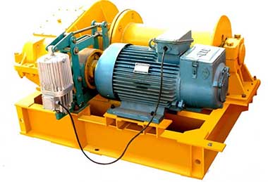 Hoisting and pulling rope winch