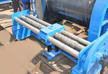 Variable speed winch