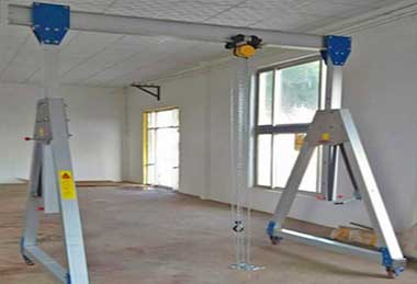Small portable gantry crane for sale