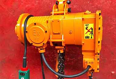 Hook suspension chain hoist