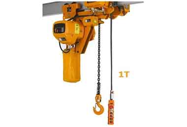 Low profile chain hoist