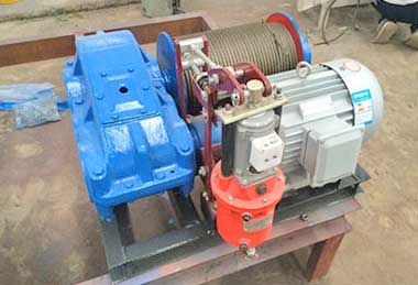 High speed winch