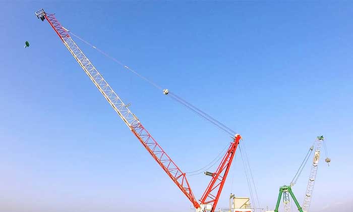 Types of Cranes for Construction:  Types of Cranes for Construction: