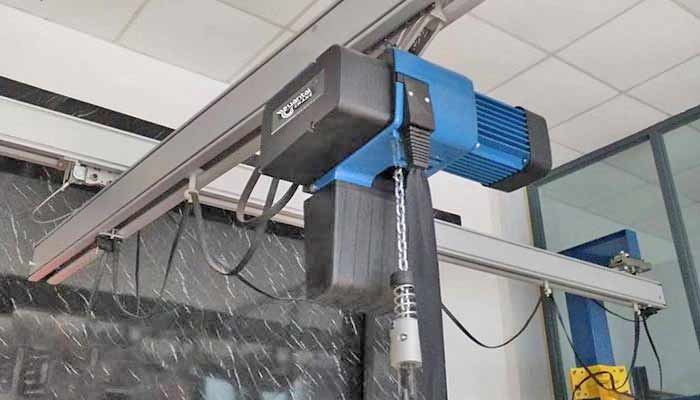 European style low headroom chain hoist