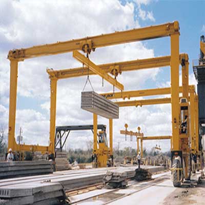 electric straddle carrier