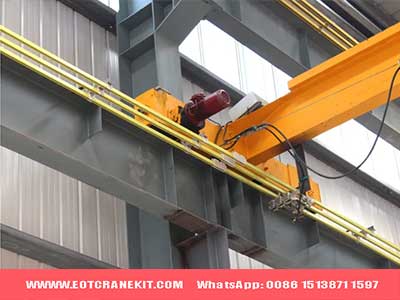 Half gantry crane with wall mounted and travelling design  Half gantry crane with wall mounted and travelling design