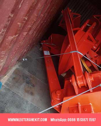 Orange peel grab fastened for delivery  Orange peel grab fastened for delivery