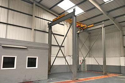Single Cell freestanding Gantry Crane: 