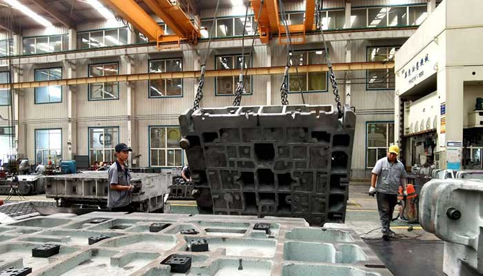 double girder overhead crane for automotive die and mold handling