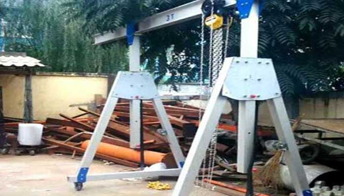 Adjustable Span Portable Gantry Crane: