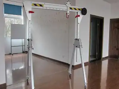 LT5: Foldable Aluminum Gantry Rolling Crane with Adjustable Span and Height 3 Ton