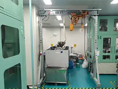 LT2: Height Adjustable Aluminum Gantry Rolling Cranes 5 Ton