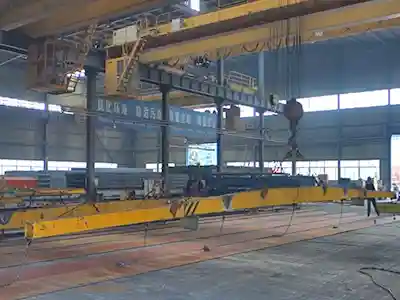 Overhead open winch crane double girder with spreader for steel plate handling