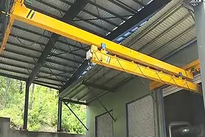 Single girder under running overhead crane with telescopic cantilever or beam