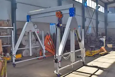 LT-2 – Adjustable Height Aluminum Gantry Crane