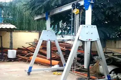  LT-3 – Adjustable Span Aluminum Gantry Crane