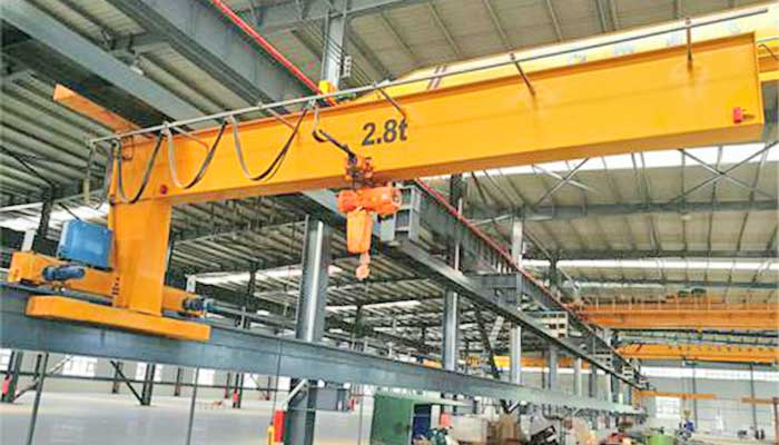 Wall travelling jib crane