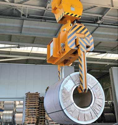 Automatic clamp for steel coil handling in horizontal position