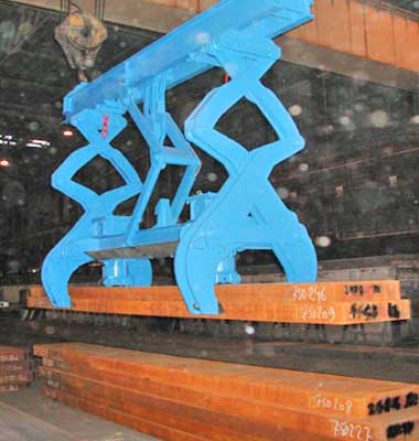 Slab tong lifting devices 