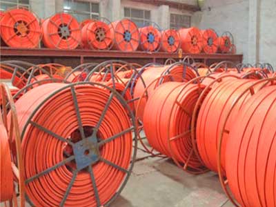 Seamless crane busbar, crane busbar system