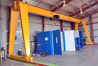Single girder gantry cranes in warehouse with capacity up to 32 ton 