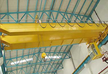 Double girder overhead crane with hoist trolley with low headroom hoist trolley design