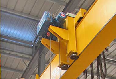 Low headroom overhead travelling crane with fem wire rope hoists