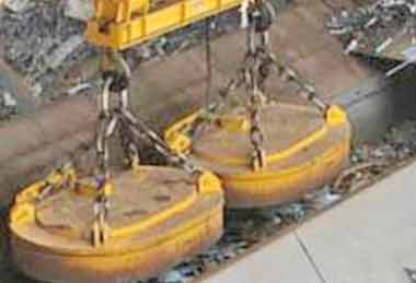 Lifting electromagnet