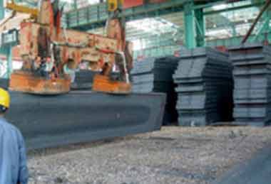 Lifting electromagnet