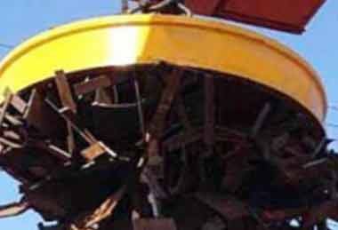 Lifting electromagnet