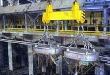 Lifting electromagnet