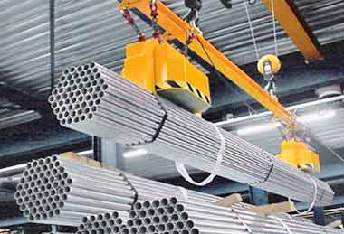 Lifting electromagnet