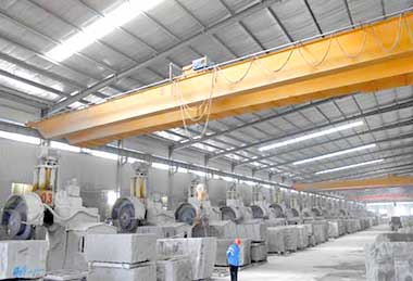 Double girder overhead travelling crane for stone, marble and granite handling