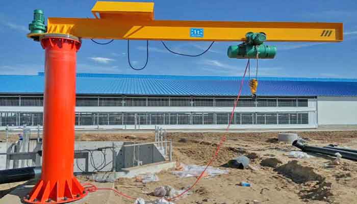 Jib crane for outdoor application with rainy cover