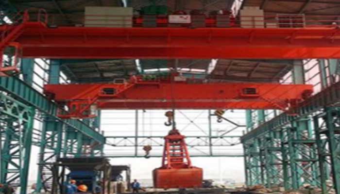 Double gider overhead crane with hook and grab