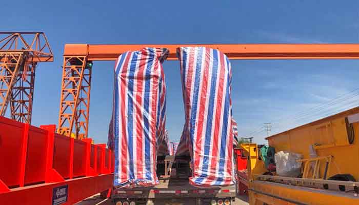 Double girder overhead crane transportion