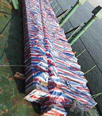 Overhead crane loading on bulking ship