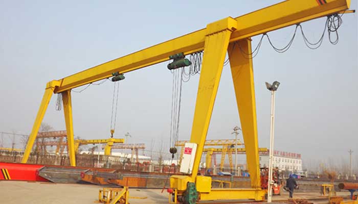 Single beam box girder goliath crane