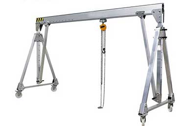 Span and height adjustable aluminum gantry crane 