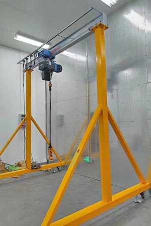 Hand push movable gantry crane 