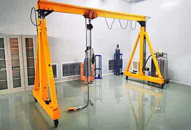 Hand turbine height adjustable movable gantry crane