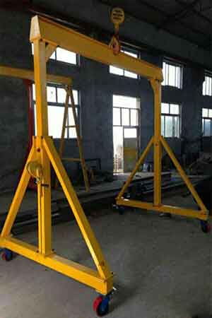 Hand winch adjustable steel gantry crane