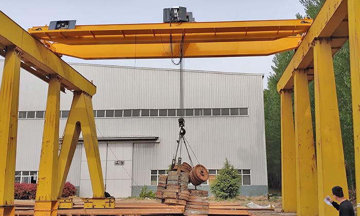 25 ton double girder overhead crane testing before leaving crane factory 