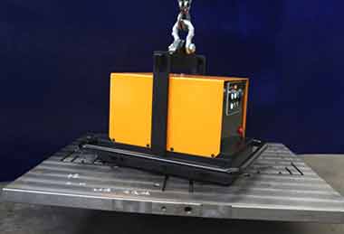 Electro Permanent Lifting Magnet with Battery Supply for Flat and Round Steel Parts from 500-5000kg Electro Permanent Lifting Magnet with Battery Supply for Flat and Round Steel Parts from 500-5000kg