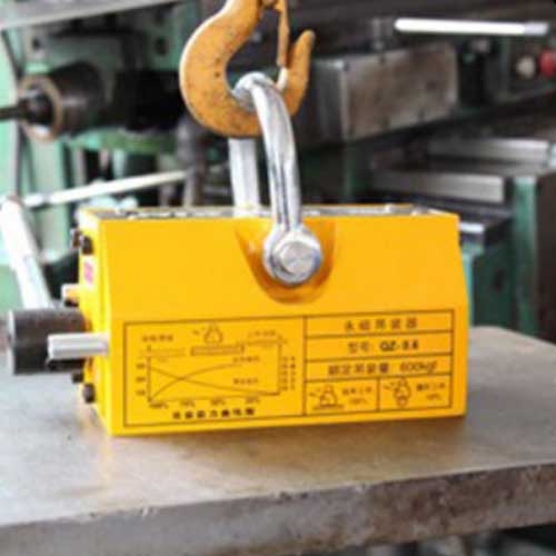 Permanent lifting magnet for slab handling 
