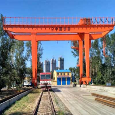 Railway container crane