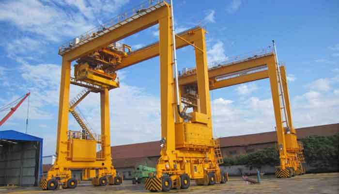 Rubber tyred container crane