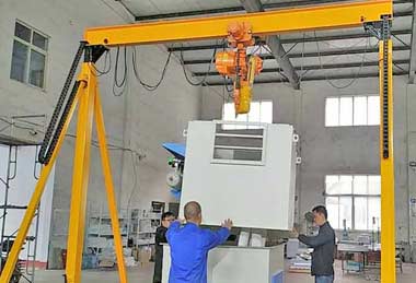 Adjustable workstation gantry crane