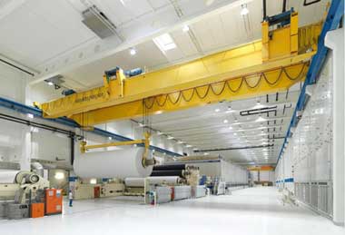 Automatic overhead crane for paper roll handling