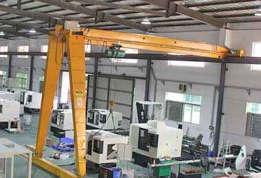 Semi gantry crane for CNC mill 